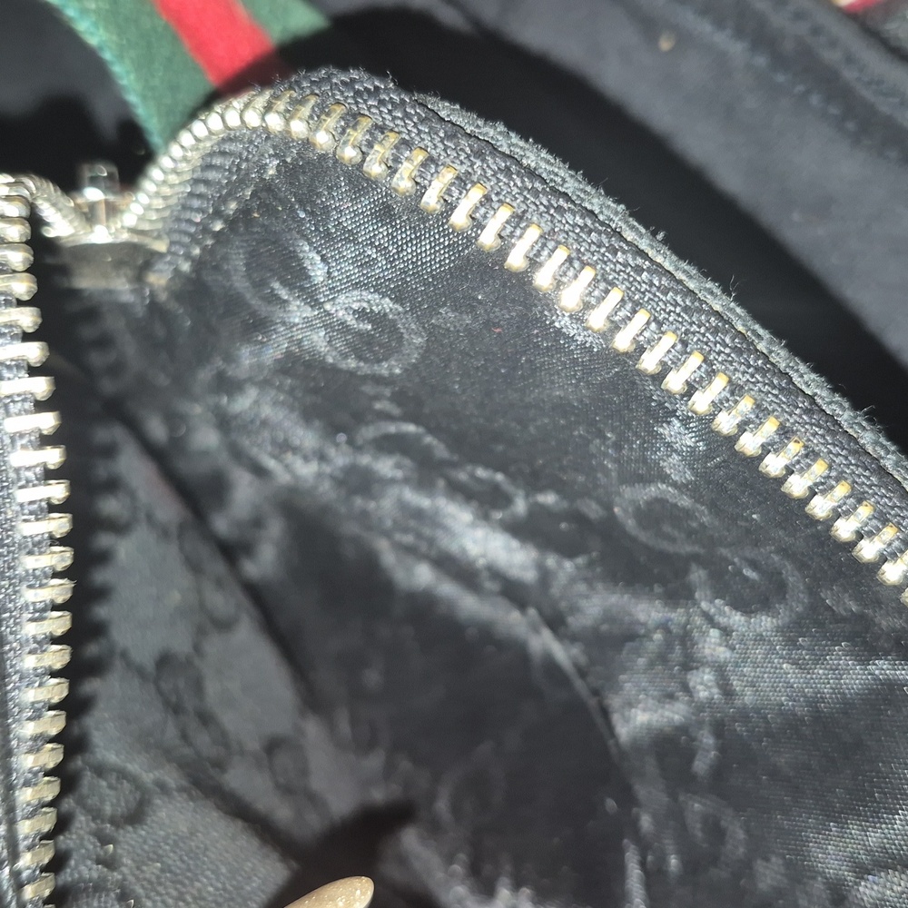 Authentic--Gucci Black Belt Bag with Green and Red Strap - Picture 11 of 12